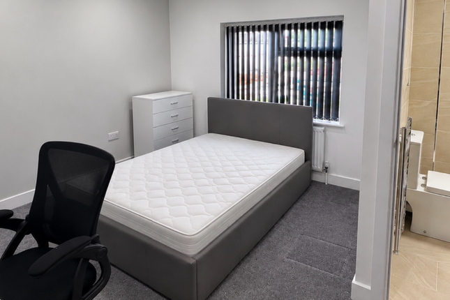 Room 4, 124 Queen Margarets Road, Coventry photo 2