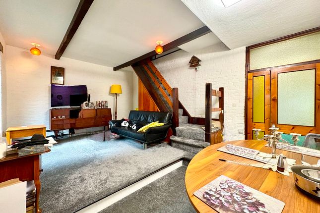 4 Castle Street, Bolton photo 3