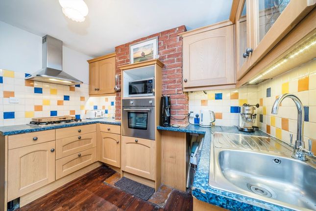 6, Fairfield East, Kingston Upon Thames photo 3