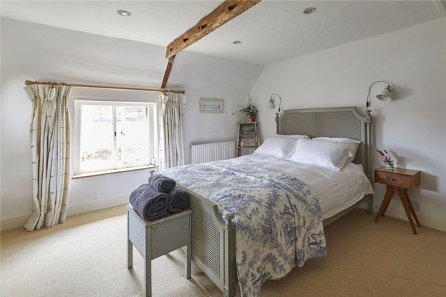 2 Creed Cottages Walton Lane, Chichester photo 4