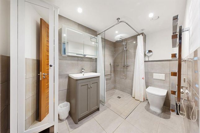 Flat for sale in Station Parade, Virginia Water