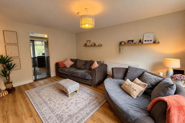 Parkdale Drive, Sowerby Bridge photo 2