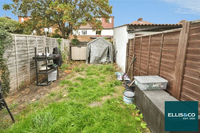 102, Cheviot Gardens, Cricklewood photo 2