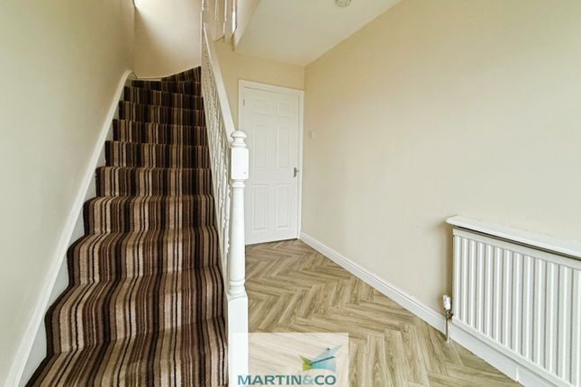 10, Southfarm Avenue, Sheffield photo 2