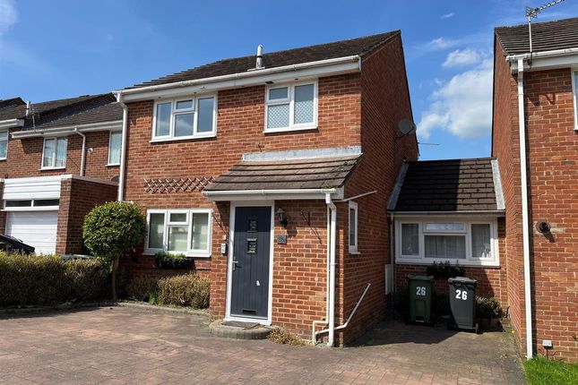 Thumbnail Property to rent in Woodside Close, Bordon