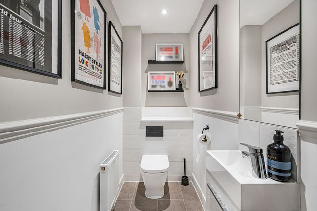 3, Adlam Close, Bordon photo 4