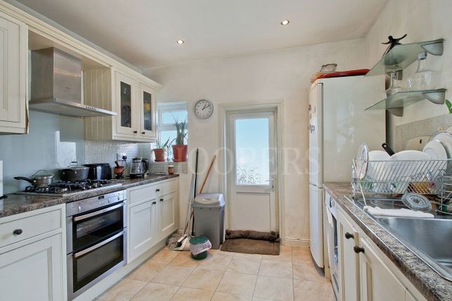 20, Redfern Road, London photo 4