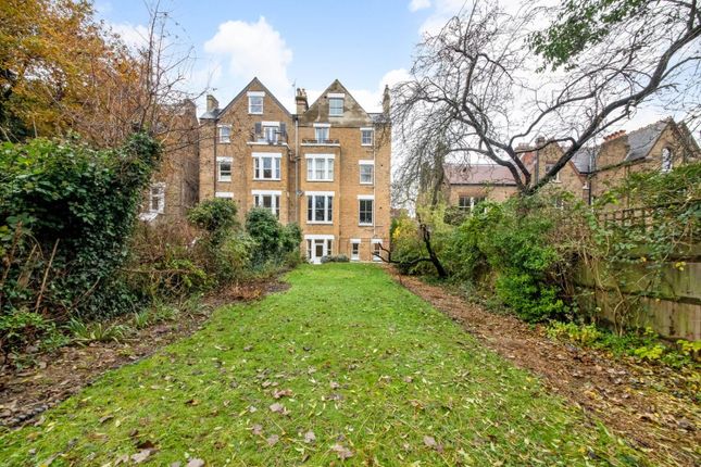 Flat for sale in Trinity Rise, Brixton, London