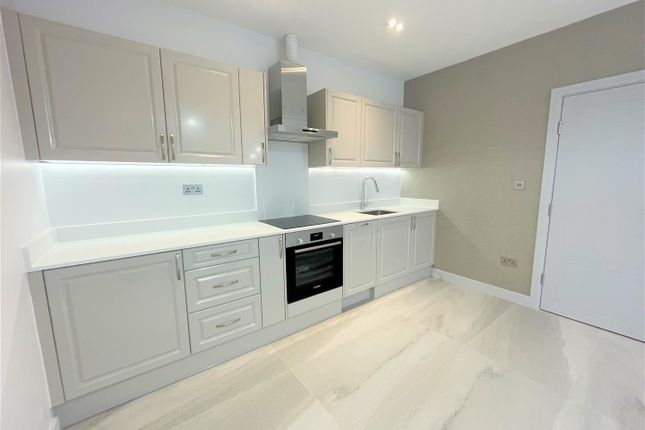 Flat 21, 1-2, Market Place, DIDCOT photo 3