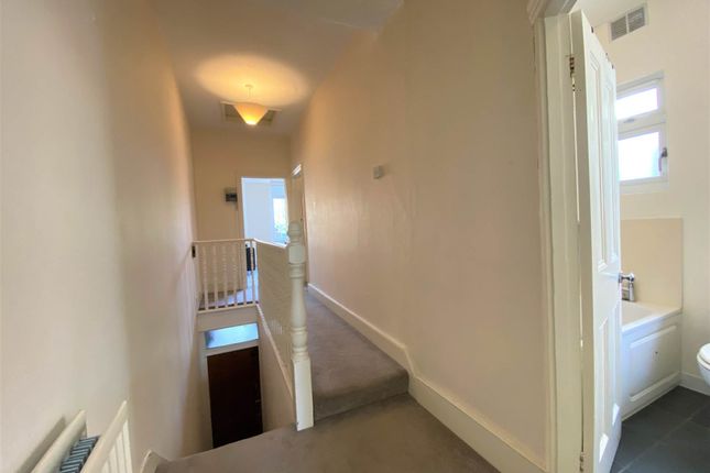 Highlever Road, London photo 3