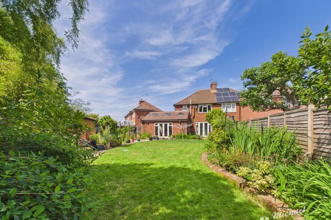 4, Ash Grove, Buckinghamshire photo 4