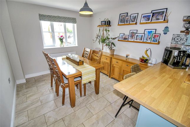 6, Minnow Close, Swindon photo 4