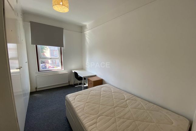 Flat 1, Erleigh Road, Reading photo 4