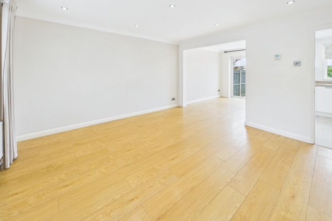 305 Butts Road, Southampton photo 4