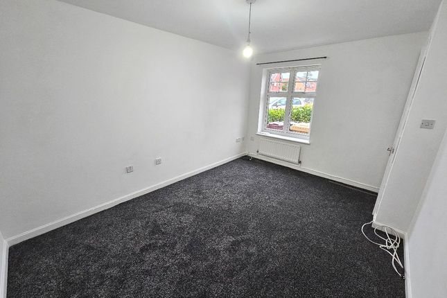 Mews house to rent in Dixon Green Drive, Farnworth, Bolton