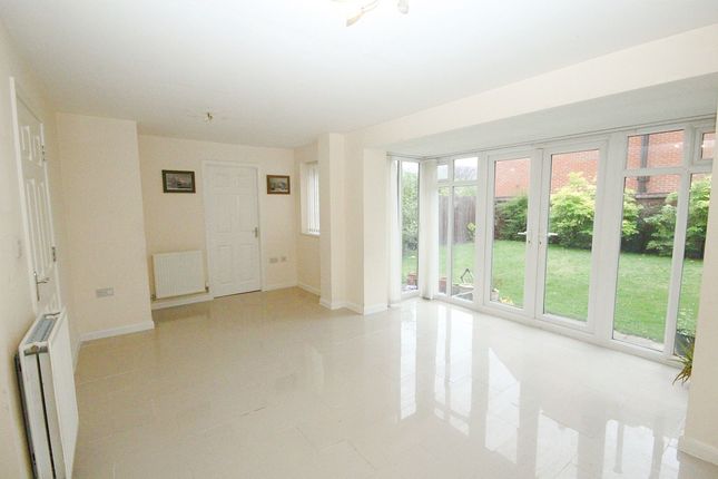 4 Bakersfield Drive, Warrington photo 4