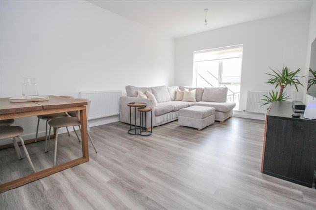 40, Dealings Road, Harlow photo 2