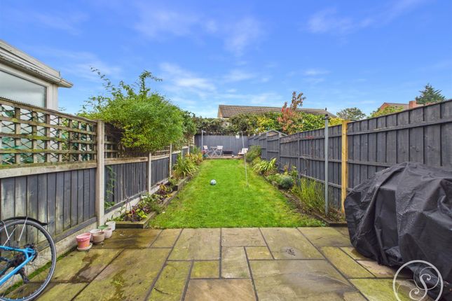 Oakham Way, Leeds photo 4