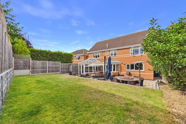38 Belle Baulk, Towcester photo 2