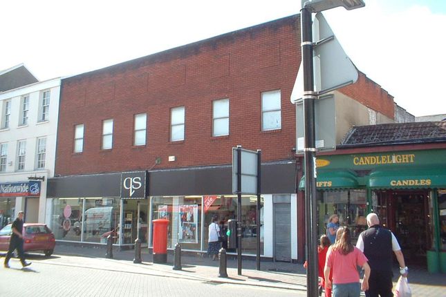 Retail premises to let in Cardiff Road, Aberdare