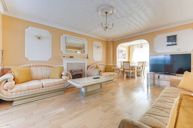 16, Peregrine Road, Waltham Abbey photo 2