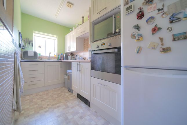 Flat 34, Wharf Court, Spa Road, Melksham photo 3
