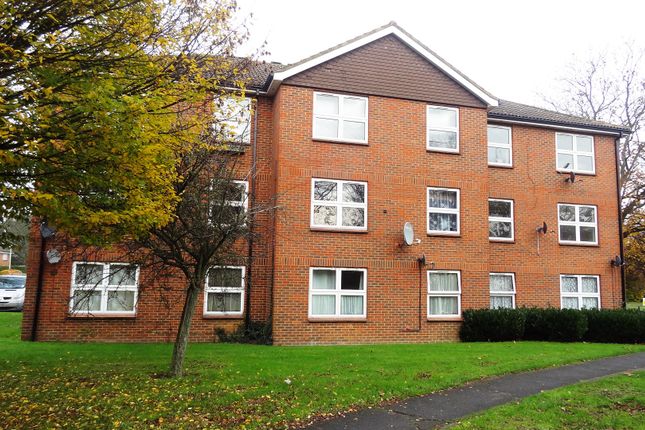 Thumbnail Flat to rent in By The Mount, Welwyn Garden City