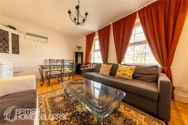 35, St. Gothard Road, London photo 2