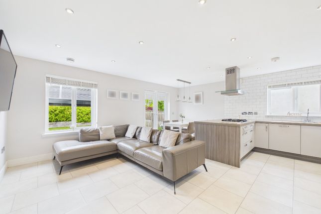 4, Kavanagh Crescent, South Lanarkshire photo 3