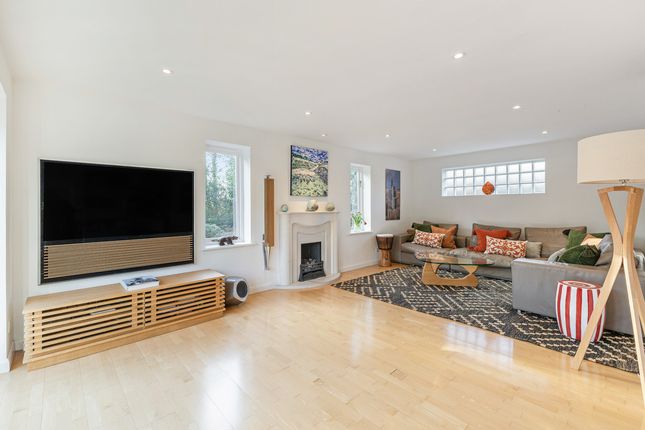 Fairfields, Stroud Lane, Guildford photo 3