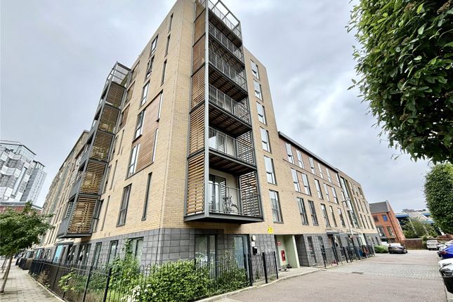 Thumbnail Flat for sale in Penfield Court, 2 Tanner Close