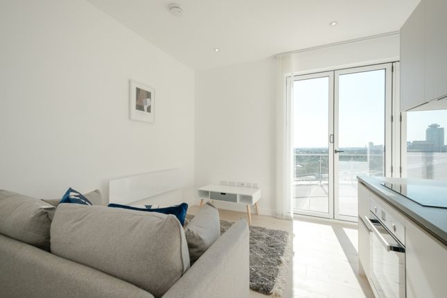 Studio flat on Flat 262, Brentford, £400,000