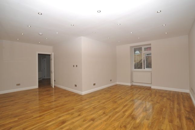 Flat 4, 9, Paynes Park, Hitchin photo 3