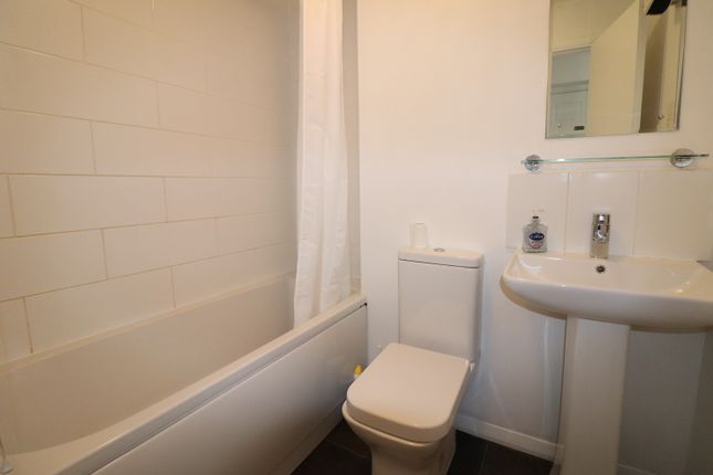 Flat 6, BRENTWOOD photo 5