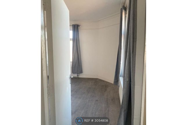 A St Albans Road, Watford photo 4