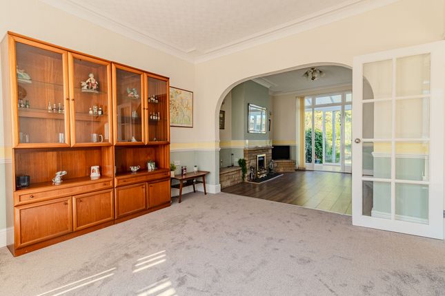 49 Park Drive, Leicester photo 4