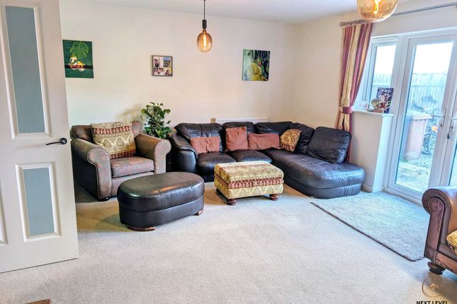 27 Grove Gardens, Wisbech photo 4