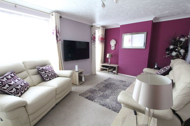 76, Glebe Road, Sandy photo 2
