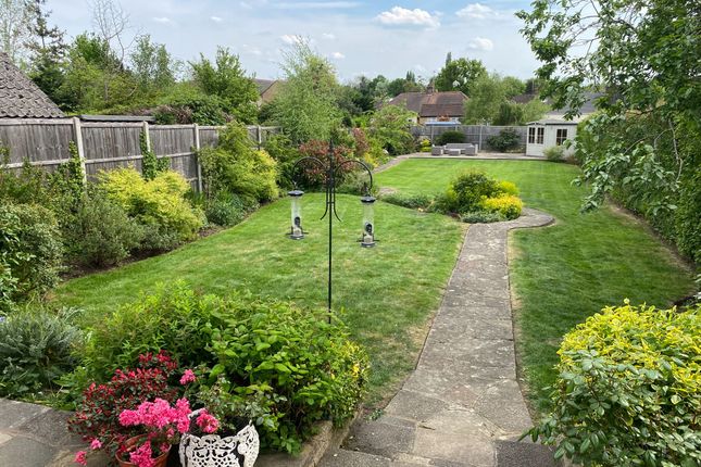 80A Mount Grace Road, Potters Bar photo 2