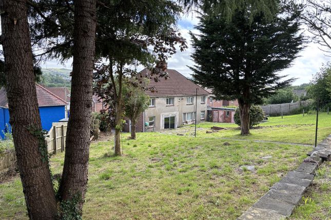 10, Grugos Avenue, Llanelli photo 2
