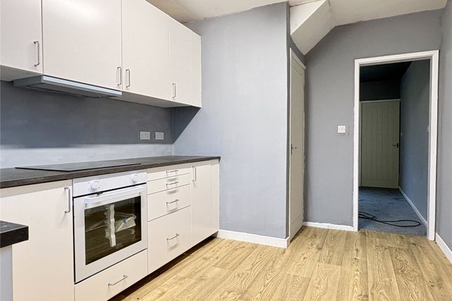 10, Minster Way, Oldham photo 3