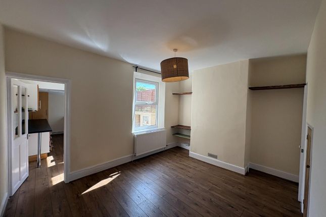 23, Lawrence Avenue, Bristol photo 5