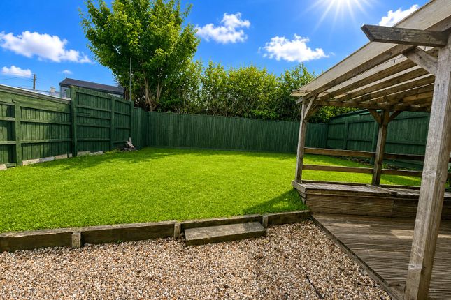 23, Hill Rise, Pembrokeshire photo 2