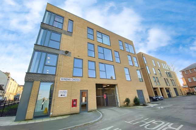 Thumbnail Flat to rent in Upper Stone Street, Maidstone