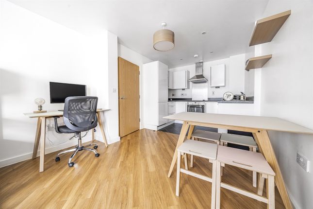 27 Q2, Watlington Street, Reading photo 3