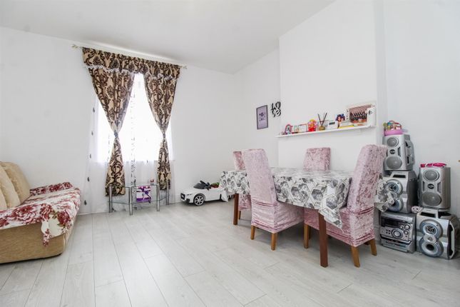 Flat for sale in Swindon Road, Dewsbury