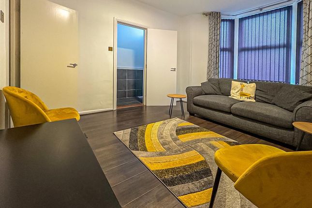 2, Tyn-Y-Coed Place, Cardiff photo 3