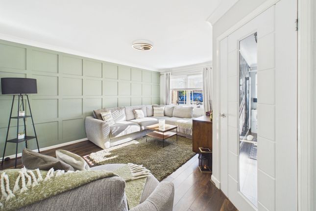 5 Scalloway Lane, Glasgow photo 2