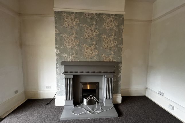 Flat 2 6, Maison Dieu Road, Dover photo 3