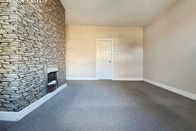 4, Lane Cottages, Barnsley photo 3